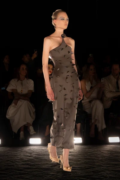 Look 8